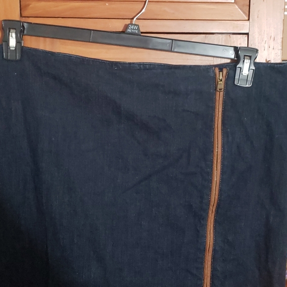 Jean  skirt - Picture 3 of 8